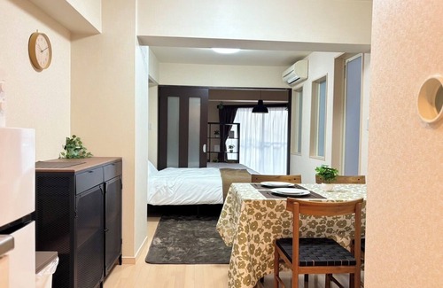 Kitahama Apartment | Osaka Castle, Nakanoshima and Osaka-Tenmangu/Orizuru Kitchen Apartment 202