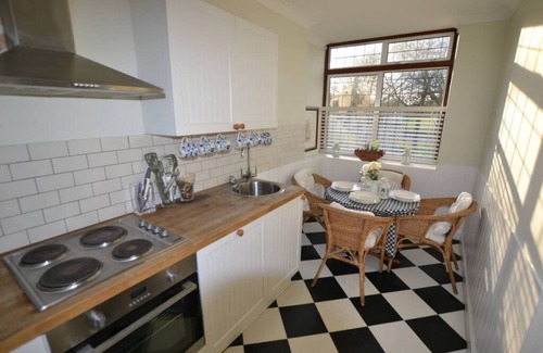 Maldon Apartment | Osea Island: Nautical Cottage