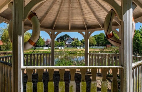 Maldon Apartment | Osea Island: Nautical Cottage