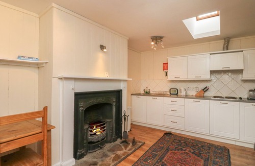 Newtonmore Cottage | OSPREY COTTAGE, romantic, character holiday cottage in Laggan