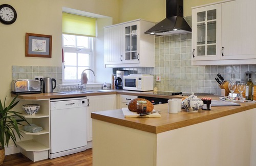 Kirriemuir Cottage | Osprey Cottage - UZQ