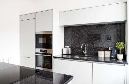 Kendal Apartment | Osprey Residence - Smart & Stylish Apartment in the Heart of Kendal