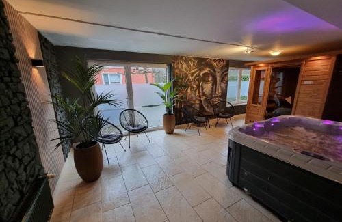 Backemoor House | Ostfriesland Ferien Villa - 24 Personen - Sauna, Whirlpool , Kino, und Bar