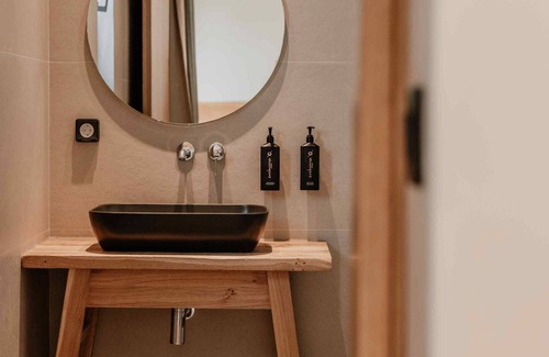 Agia Anna House | Ostrako Beachside Suites