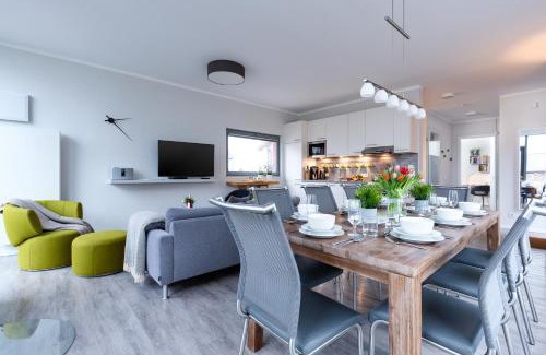 Heiligenhafen House | Ostsee - Reetdachhaus Nr 14 "DasRoteHaus" im Strand Resort