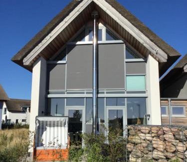 Heiligenhafen House | Ostsee - Reetdachhaus Nr 4 "Ostseeperle" im Strand Resort