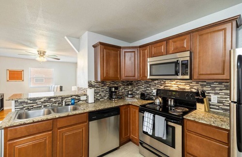 Stillwater Apartment | OSU 2 bed unit 6 blocks to stadium (sleeps 6)
