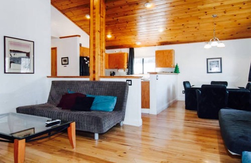 Truckee House | Other house available for big groups, and/or short stays. nSki lease discount!