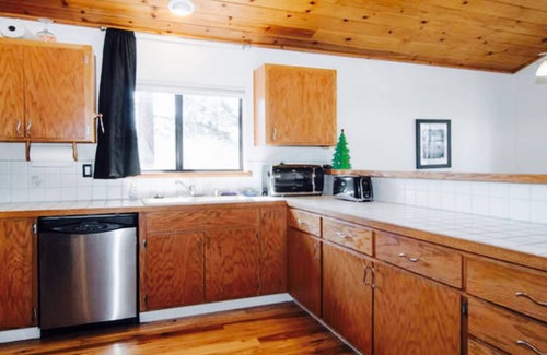 Truckee House | Other house available for big groups, and/or short stays. nSki lease discount!