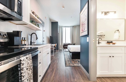 Macon Apartment | Otis & Gregg-Inspired Getaway | Walk to Cherry St!