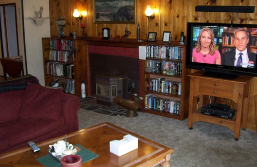 Port Orford House | OTTER COVE A PRIVATE COZY LAKE FRONT HOME ON GARRISON LAKE PORT ORFORD OREGON