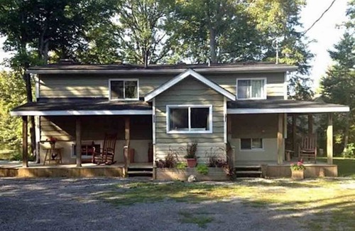 Trent Lakes Cottage | Otter Cove - Three Bedroom Cottage, Sleeps 6