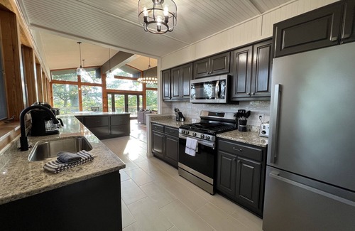 Otto Cabin | Otto, NC Mountain Family Cabin w/breathtaking view, sleeps 10 access to river