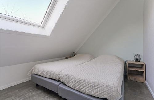 Ouddorp House | Oude Nieuwlandseweg 33 - Ouddorp - Villa Mastlo met 2 jacuzzi's - NOT FOR COMPANIES