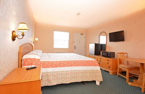 Port Clinton Hotel | Our Guest Inn and Suites - Downtown