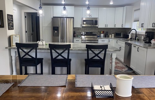 Cascade House | Our Mountain Home - spacious, close to lake and trails