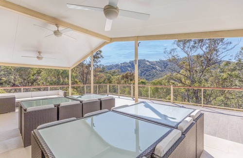 Sofala Apartment | Our Shearer's Room is perfect for a quick little getaway or business traveller