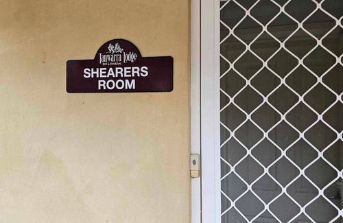 Sofala Apartment | Our Shearer's Room is perfect for a quick little getaway or business traveller