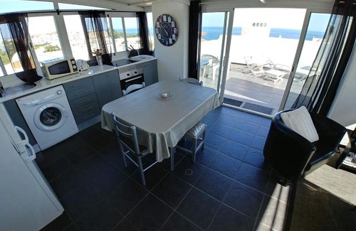 Areias de Sao Joao Apartment | oura panoramic sea view roof top, Pisc, Plage 200m, strip