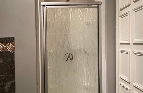 Central Business District House | Out of the Blue Room in Newark, New Jersey