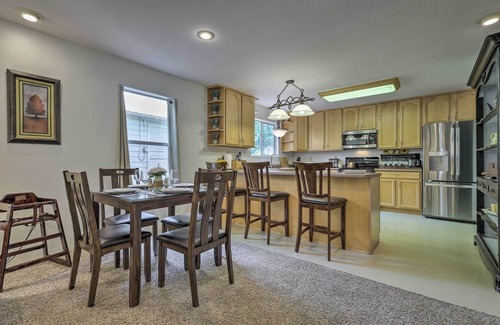 Caliente House | Outdoorsy Caliente Retreat w/Screened Porch