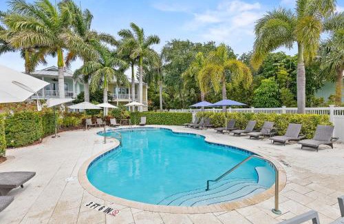 North Causeway House | Outriggers 18- Happy Daze
