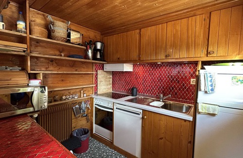 St. Luc Ski Chalet | Outside: duplex apartment in chalet, for 8 people, balcony, large terrace with barbecue and garden f