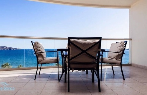San Carlos Condo | Outstanding Modern Condo w beach access and private patio - Playa Blanca by RedAwning