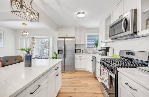 Lennox House | Outstanding Pool House Next to SOFI/Intuit Dome