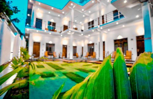 Pottuvil Division 2 Hotel | Oval Bay Resort