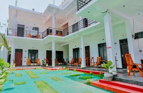 Pottuvil Division 2 Hotel | Oval Bay Resort