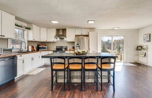 East Andover House | 'Over Andover' Retreat w/Hot Tub: Walk to Lake!