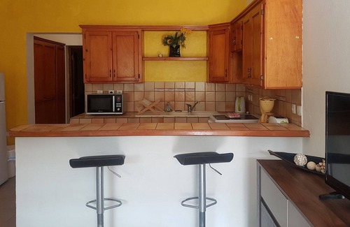 La Savane House | Over The Hill - Guesthouse & Residence