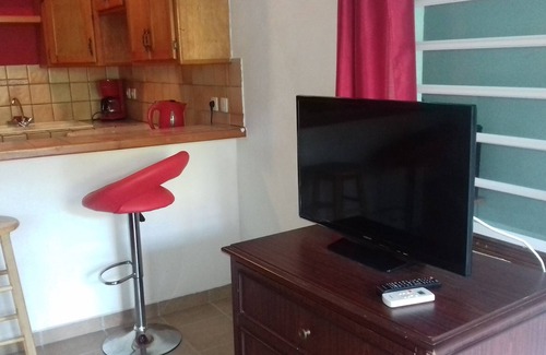 La Savane House | Over The Hill - Guesthouse & Residence