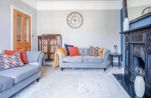 Mumbles House | Overland Road – 4 Bedroom House – Mumbles