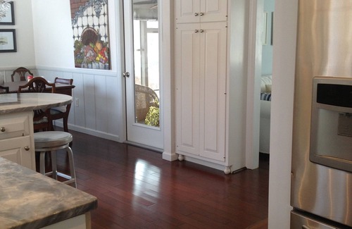 Greenport House | Overlook a Vineyard, Walk to the Beach, and only a Short Walk to Town - 5 Star!