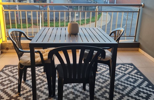 Greater Johannesburg Metropolitan Area Apartment | Own room and bathroom in an apartment for a solo traveler