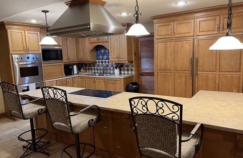 Oxford House | Oxford Chalet w/Beach and Lake Access, Outdoor Living Area w/TV and Fireplace