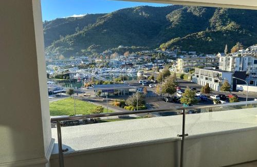 Picton Apartment | Oxleys 501 3 bedroom Penthouse