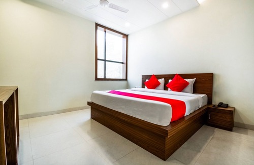Jaipur Hotel | OYO 22204 Mark Inn