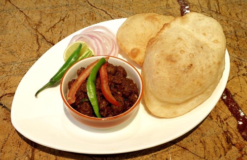 Mathura Hotel | OYO 37971 Mayur Resort