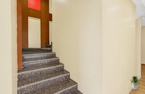 Sakinaka Hotel | OYO 80565 Hotel Arton