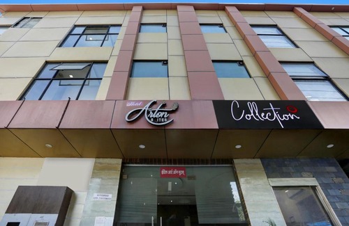Sakinaka Hotel | OYO 80565 Hotel Arton