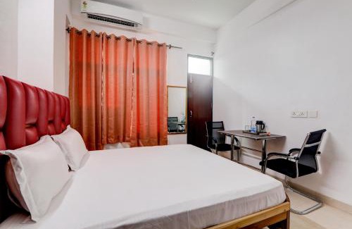 Lucknow Bed & Breakfast | OYO 82073 Tree View Residency