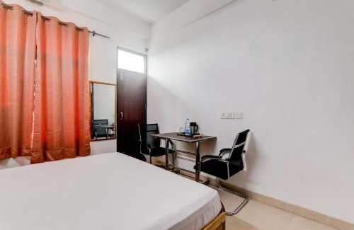 Lucknow Bed & Breakfast | OYO 82073 Tree View Residency