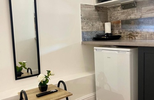 Hackney Downs Hotel | OYO Dalston Luxe Studios