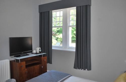 Alloa Hotel | OYO Dunmar House Hotel
