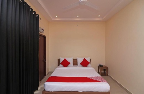 Gomti Nagar Hotel | OYO Flagship 27925 Kotra House Gomtinagar