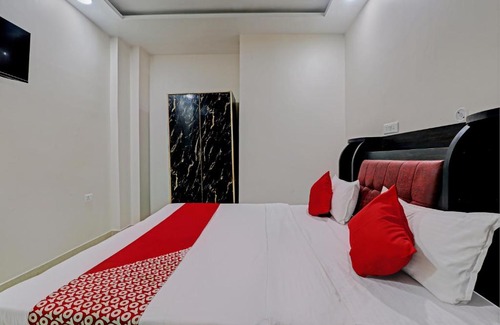 Lucknow Hotel | OYO Flagship Hotel Shri Ram Palace