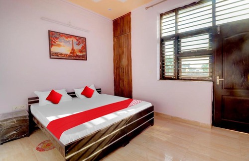 Mathura Hotel | OYO Flagship Vrinda Dhaam